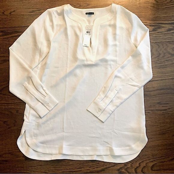 ANN TAYOR Ivory Long Sleeve Button Cuff Blouse With Split Neck and Hem Sz S NWT - Picture 5 of 5